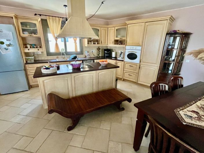 Image No.12-3 Bed Apartment for sale