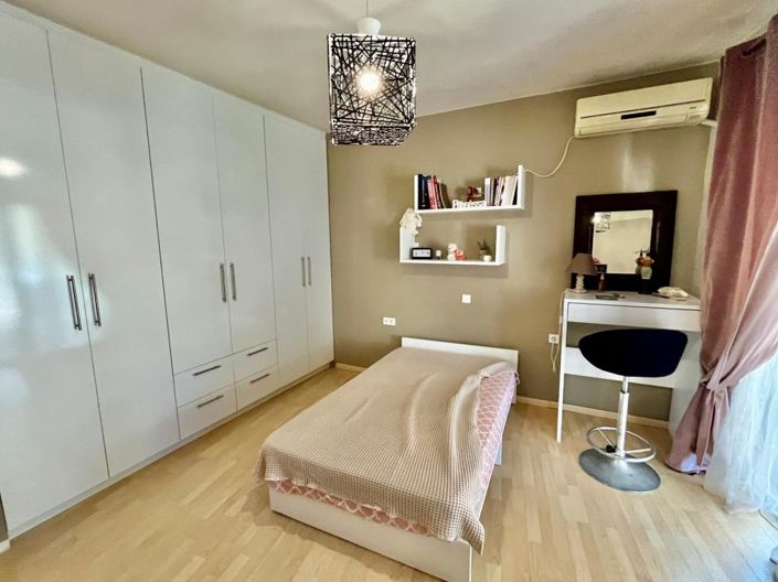 Image No.28-3 Bed Apartment for sale