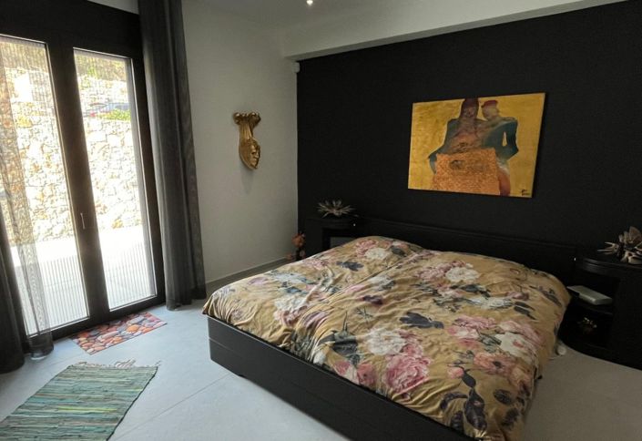 Image No.25-3 Bed Villa for sale