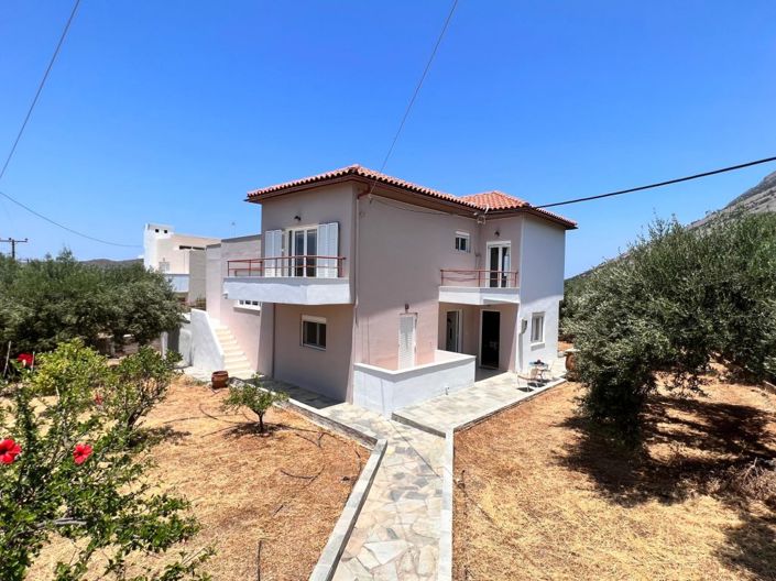 Image No.2-4 Bed Country House for sale