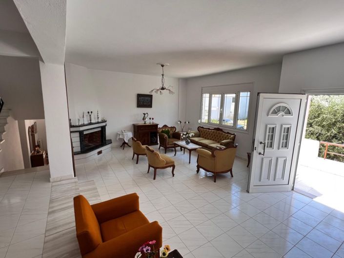 Image No.12-4 Bed Country House for sale