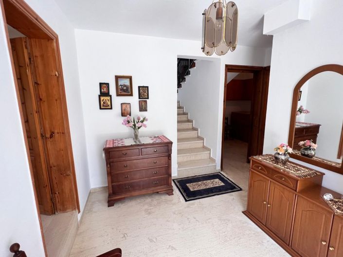 Image No.13-4 Bed Country House for sale