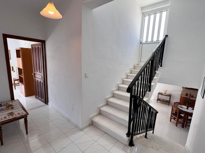 Image No.17-4 Bed Country House for sale