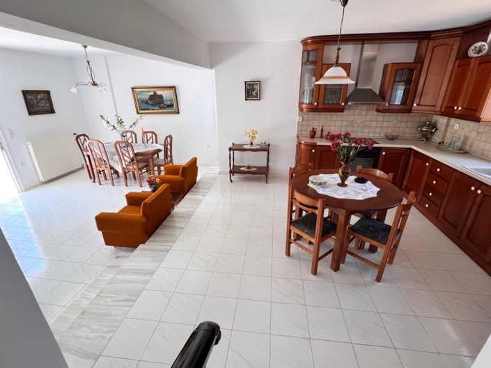 Image No.6-4 Bed Country House for sale