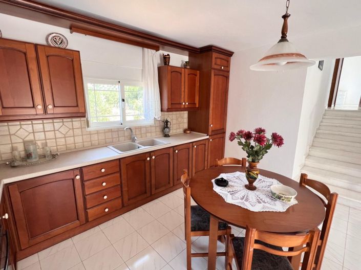 Image No.7-4 Bed Country House for sale