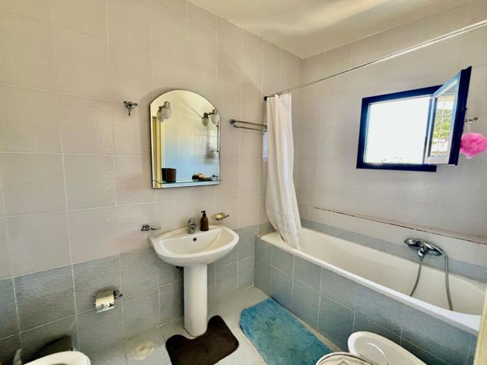 Image No.25-3 Bed House for sale