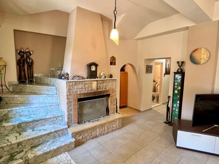 Image No.16-4 Bed Townhouse for sale