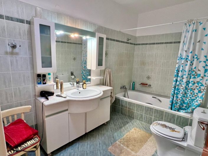 Image No.21-4 Bed Townhouse for sale