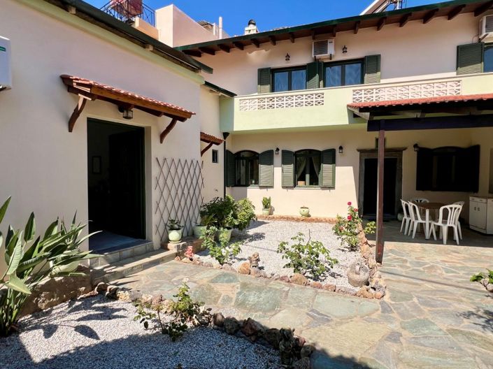 Image No.29-4 Bed Townhouse for sale