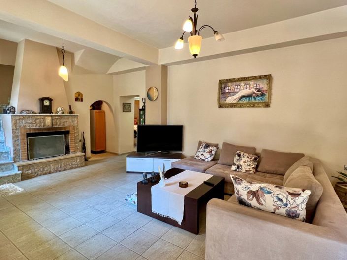 Image No.7-4 Bed Townhouse for sale