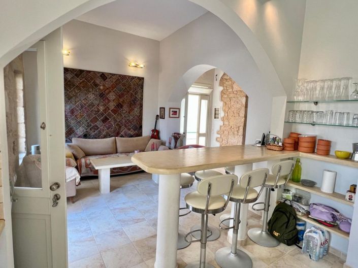 Image No.14-4 Bed Townhouse for sale