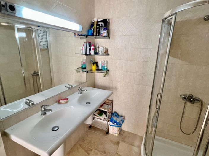 Image No.16-4 Bed Townhouse for sale