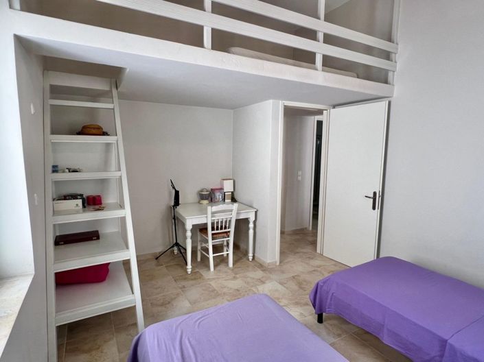 Image No.19-4 Bed Townhouse for sale