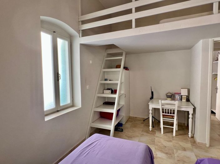 Image No.20-4 Bed Townhouse for sale