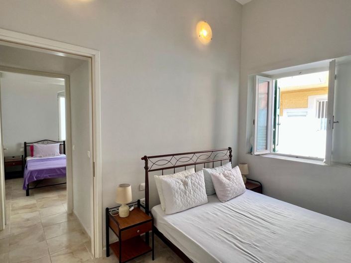 Image No.22-4 Bed Townhouse for sale