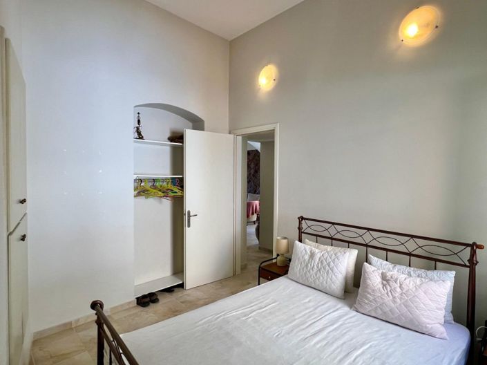 Image No.23-4 Bed Townhouse for sale