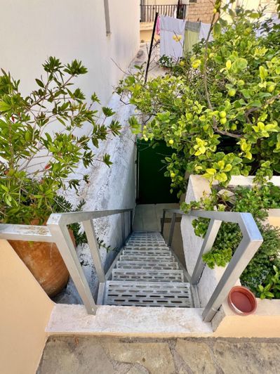 Image No.30-4 Bed Townhouse for sale