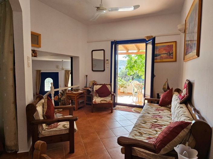 Image No.11-3 Bed House for sale