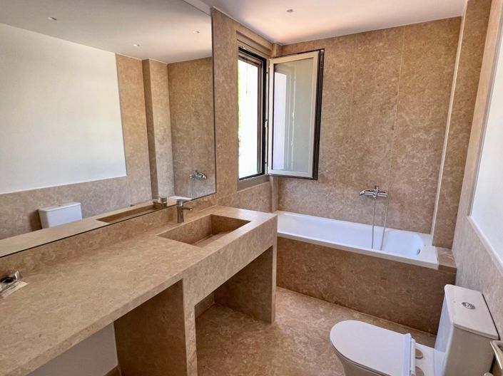 Image No.13-3 Bed House for sale