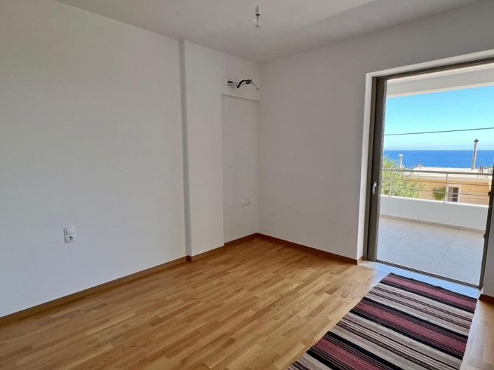 Image No.17-3 Bed House for sale