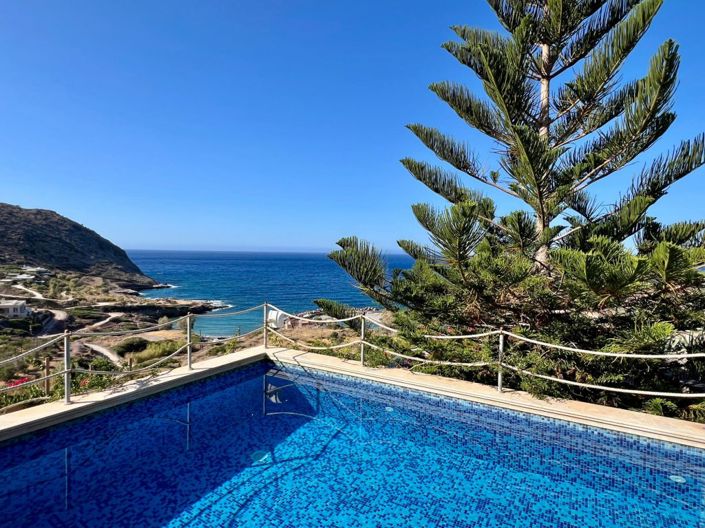 Image No.3-4 Bed Villa for sale