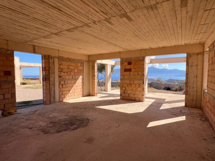 Image No.10-4 Bed Villa for sale