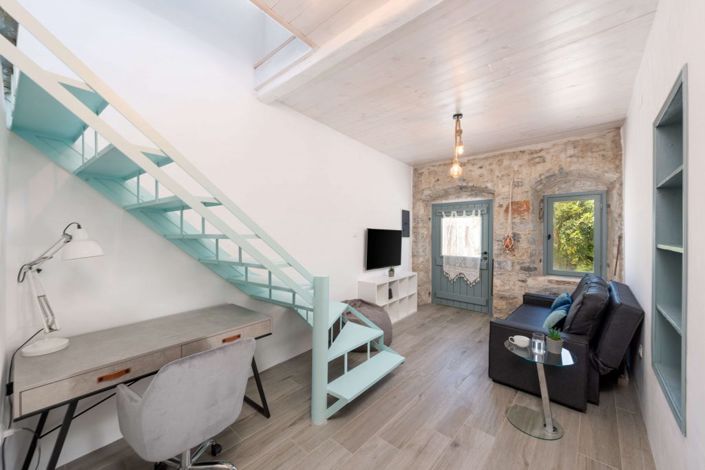 Image No.10-1 Bed House for sale