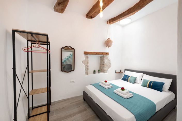 Image No.5-1 Bed House for sale