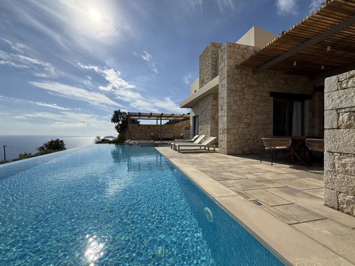 Image No.2-5 Bed Villa for sale