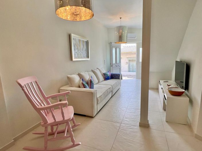 Image No.11-2 Bed House for sale