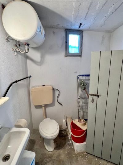 Image No.12-1 Bed House for sale