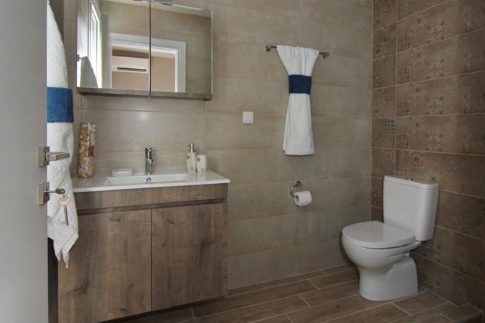 Image No.17-2 Bed House for sale