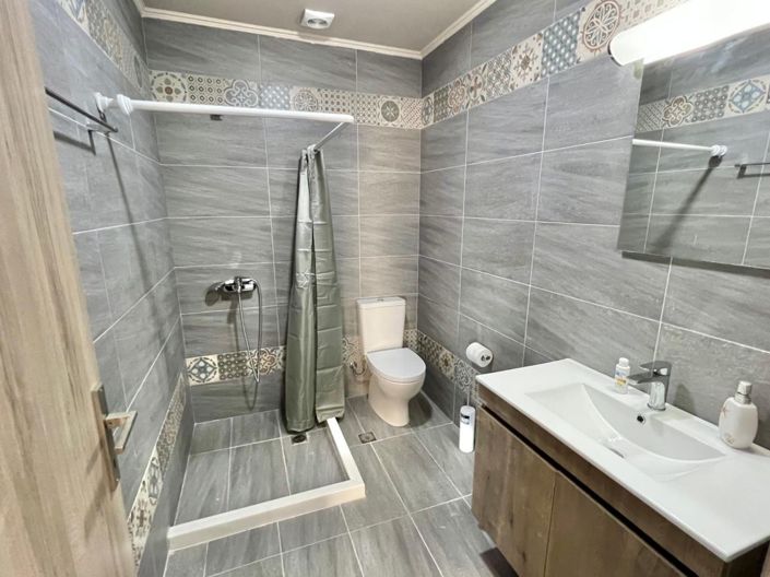 Image No.9-3 Bed House for sale