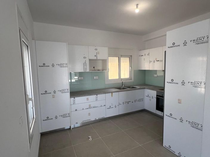 Image No.11-2 Bed House for sale