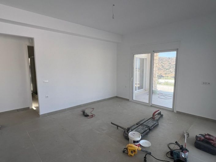 Image No.13-2 Bed House for sale