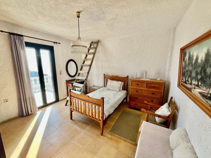 Image No.18-2 Bed House for sale