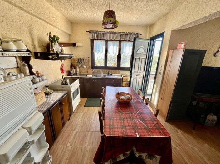 Image No.8-2 Bed House for sale