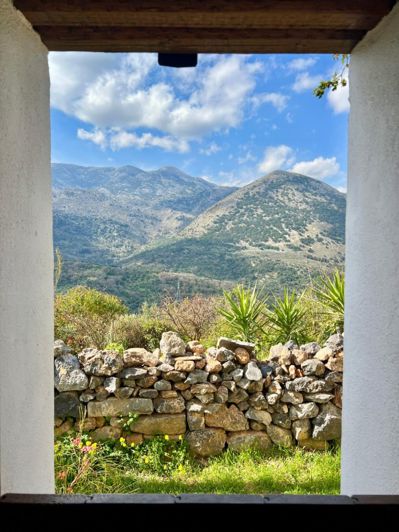 Image No.12-2 Bed House for sale