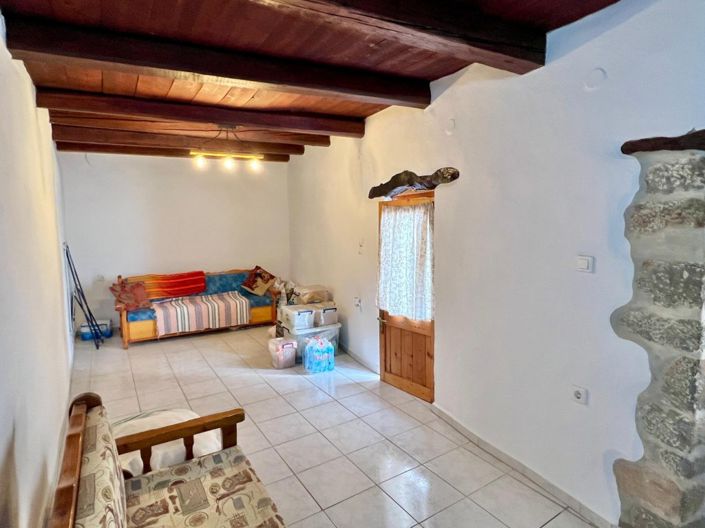 Image No.5-2 Bed House for sale