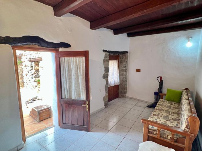 Image No.7-2 Bed House for sale