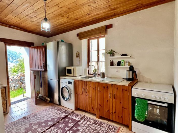 Image No.9-2 Bed House for sale