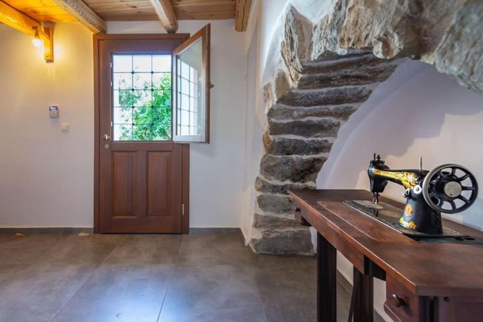 Image No.10-3 Bed House for sale