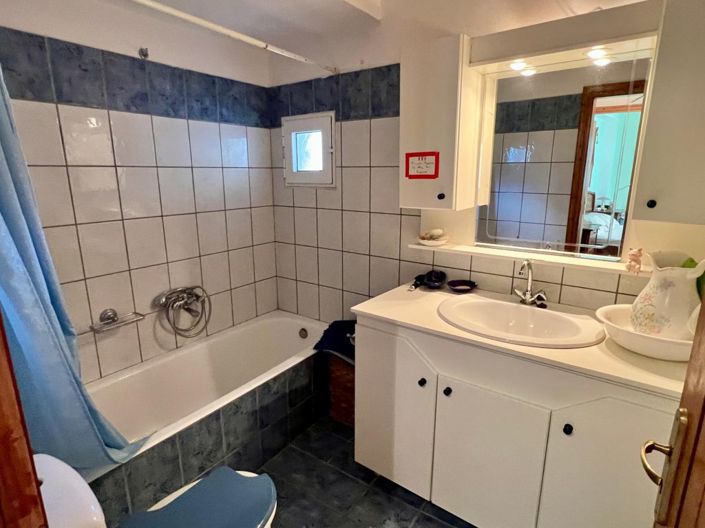 Image No.20-2 Bed House for sale