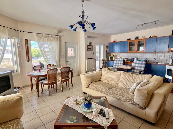 Image No.5-2 Bed House for sale