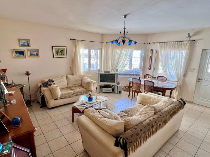 Image No.6-2 Bed House for sale