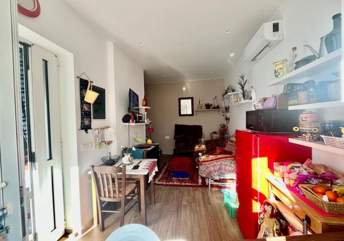Image No.17-1 Bed House for sale