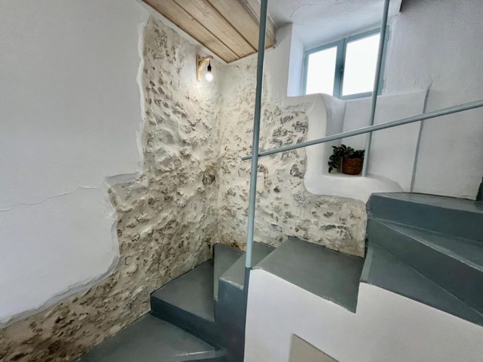 Image No.11-3 Bed House for sale