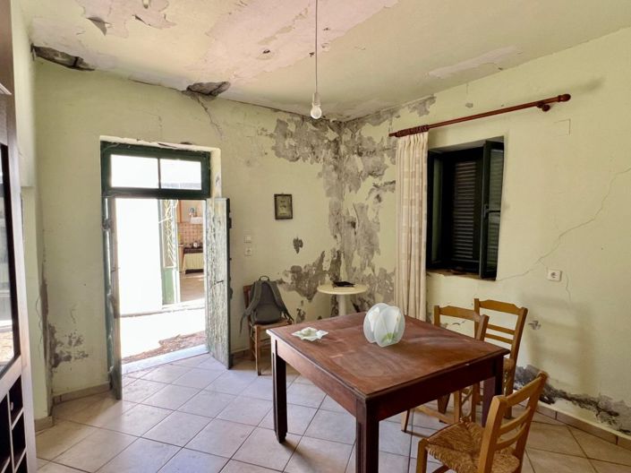 Image No.12-1 Bed House for sale
