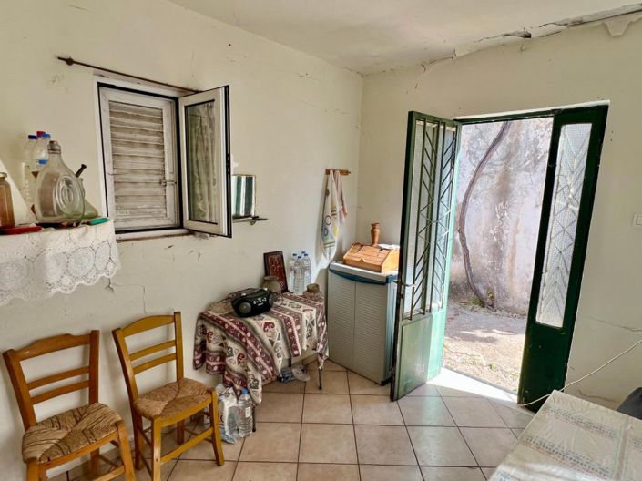 Image No.20-1 Bed House for sale
