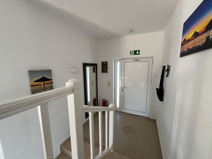 Image No.8-2 Bed House for sale